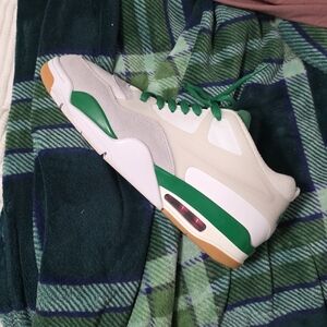 Jordan Athletic Shoes in Green and White
